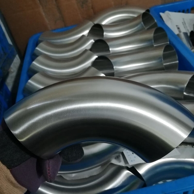 R1 R1.5 90 saldatura testa a testa di verniciatura del nero del gomito A234 Wpb del tubo d'acciaio di grado 8&quot; senza cuciture