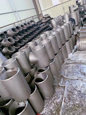 la norma del GOST JIS ASTM del gomito del tubo del acciaio al carbonio di 219mm sabbia la pittura nera