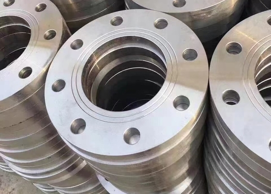 ASME Pn100 Dn100 ha forgiato lo slittamento piano della flangia del acciaio al carbonio sul collo alzato della saldatura del fronte