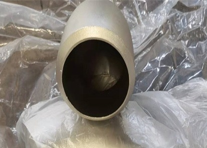 Il breve gomito ss senza cuciture di acciaio inossidabile del raggio convoglia il GOST a 4 pollici